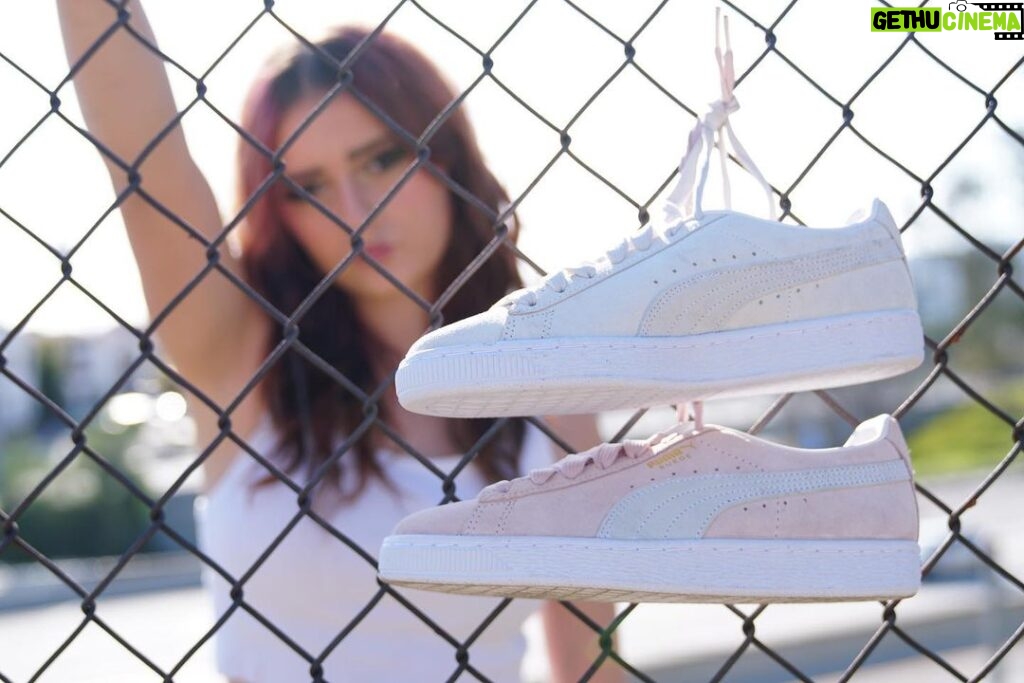Sophie Fergi Instagram - I feel like cinderella I found the shoe that fits😮‍💨❤ @pumasportstyle #foreverclassic