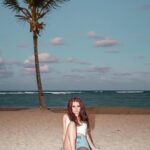 Sophie Fergi Instagram - Beach please 🤪❤️ #nickresortpuntacana #nickolodeon @nickresortpuntacana #nickresorts Nickelodeon Hotels & Resorts Punta Cana