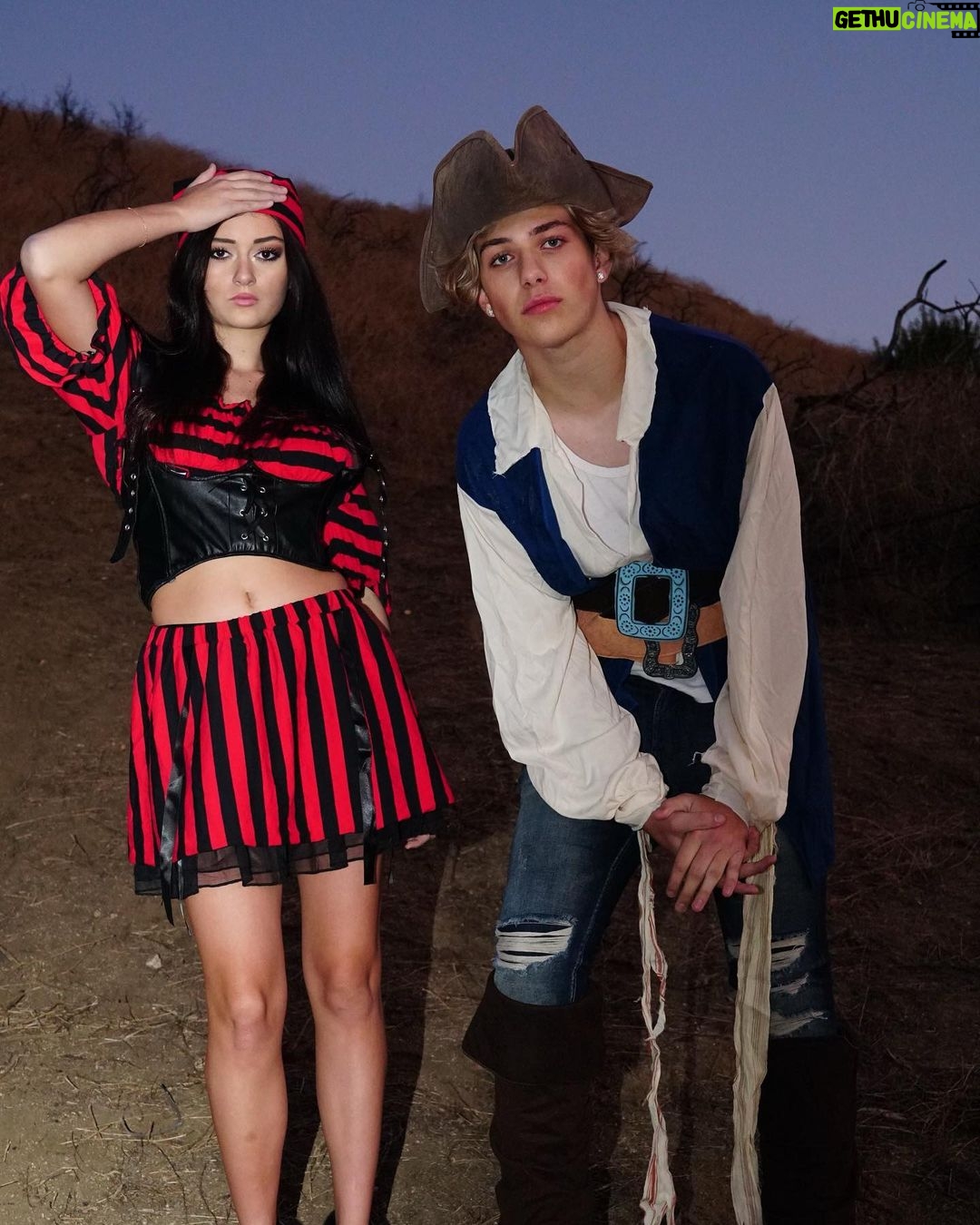 Sophie Fergi Instagram - HAPPY HALLOWEEN 🎃 Hollywood Hills