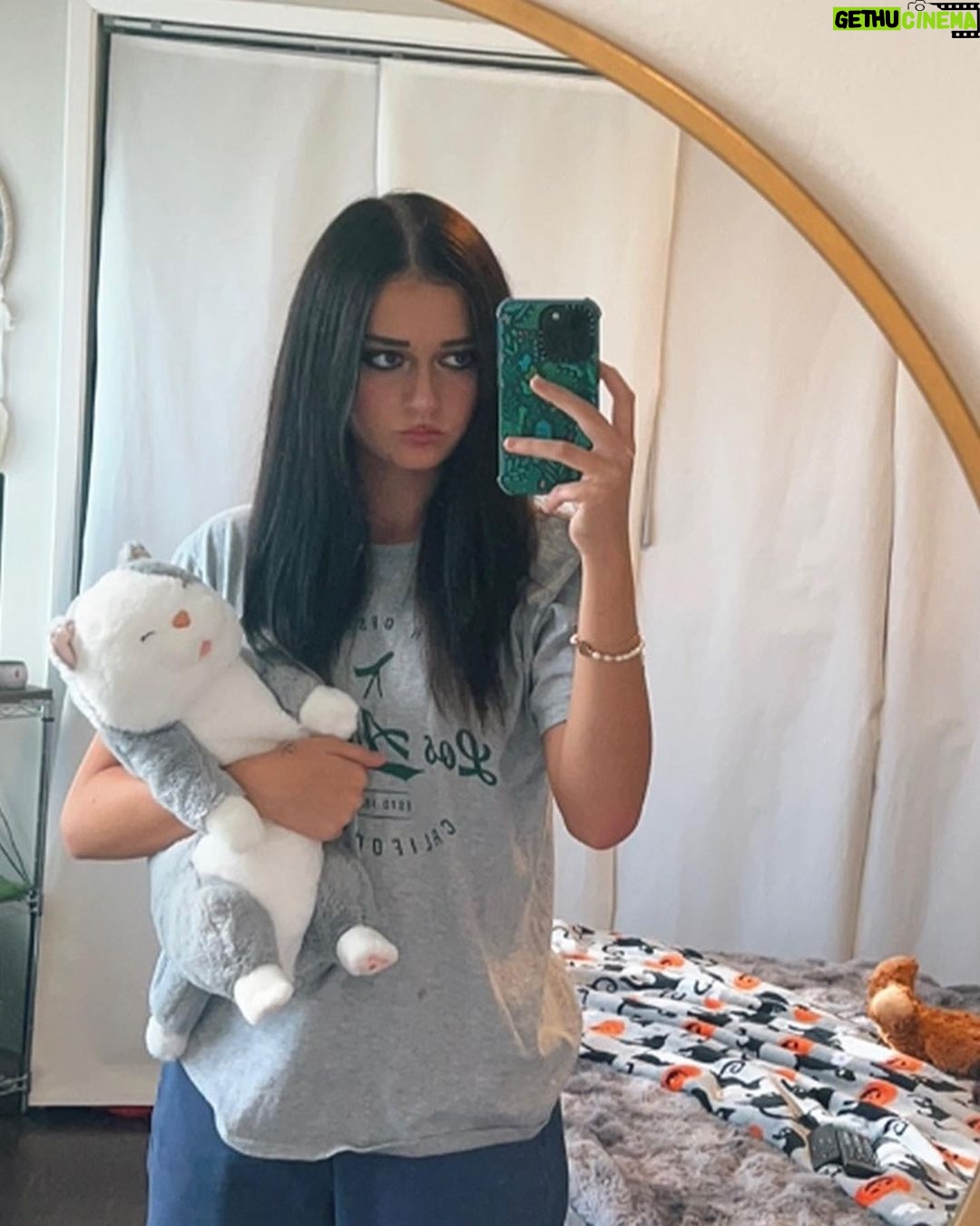 Sophie Fergi Instagram - Hello <3 Los Angeles, California