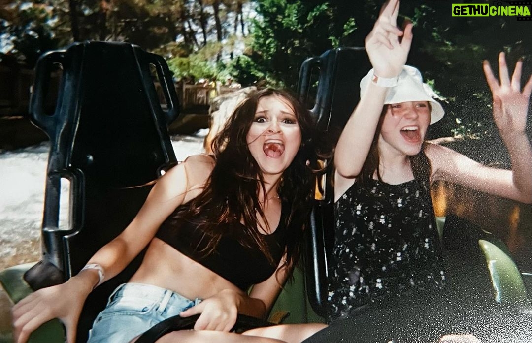 Sophie Fergi Instagram - SOME PHOTOS FROM MY BIRTHDAY!!! ❤️💕 Knott's Berry Farm