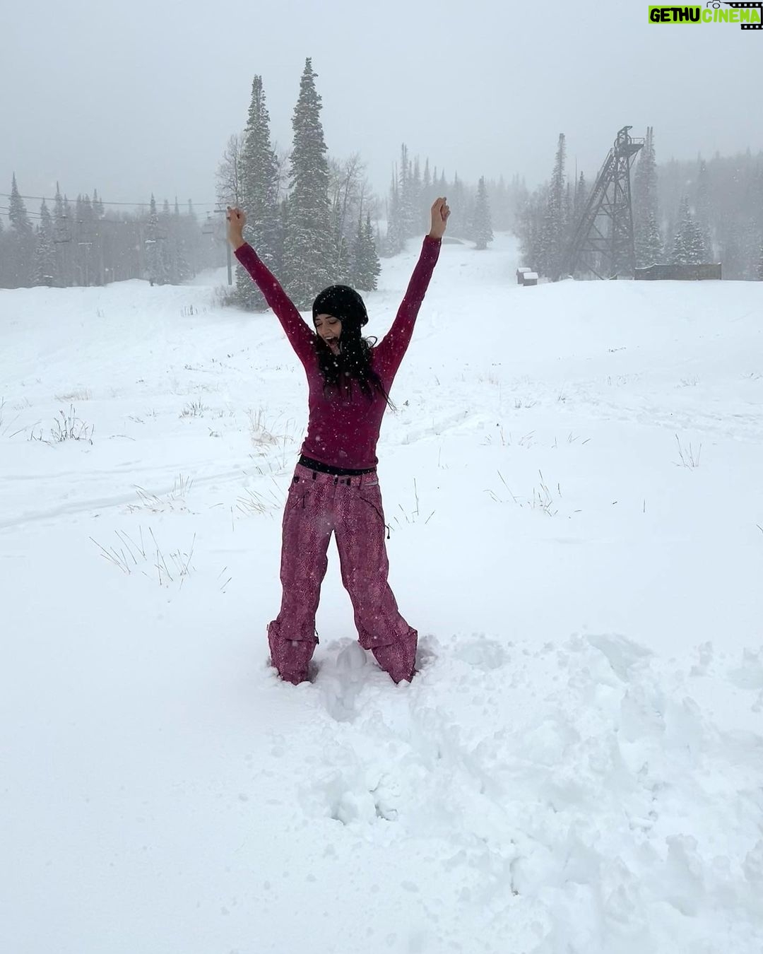 Sophie Fergi Instagram - My happy place ❤️❄️ Main St. Park City