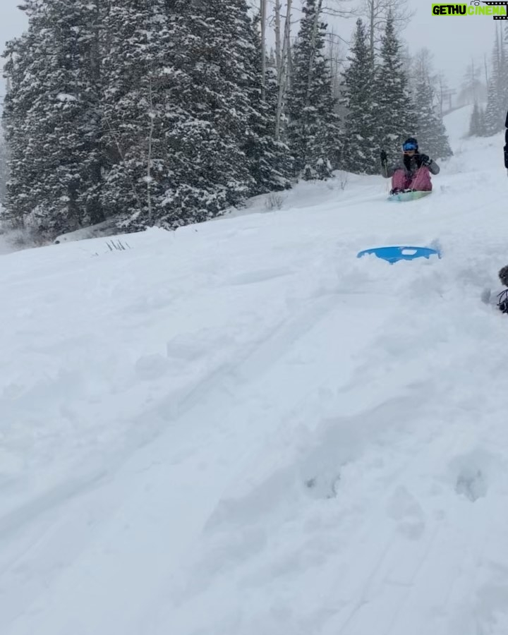 Sophie Fergi Instagram - My happy place ❤️❄️ Main St. Park City
