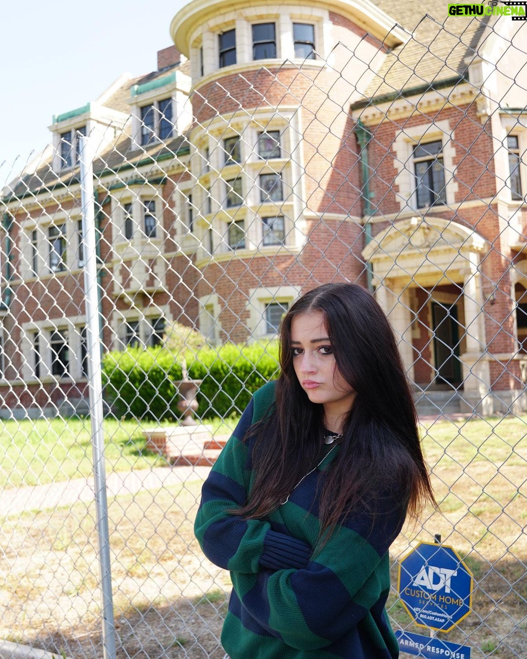 Sophie Fergi Instagram - 🎶You belong to me..🎶 #ash #murderhouse Murder House - American Horror Story