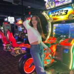 Sophie Fergi Instagram - Playing video games 🎶 - Lana del ray David and Busters