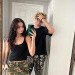 Sophie Fergi Instagram - Twinning👽🖤 Hollywood