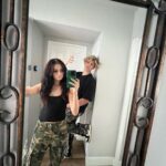 Sophie Fergi Instagram - Twinning👽🖤 Hollywood