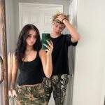 Sophie Fergi Instagram - Twinning👽🖤 Hollywood