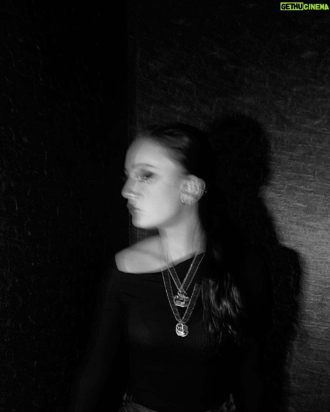 Sophie Fergi Instagram - 🎶My name is blurry face 🎶 New York City, N.Y.