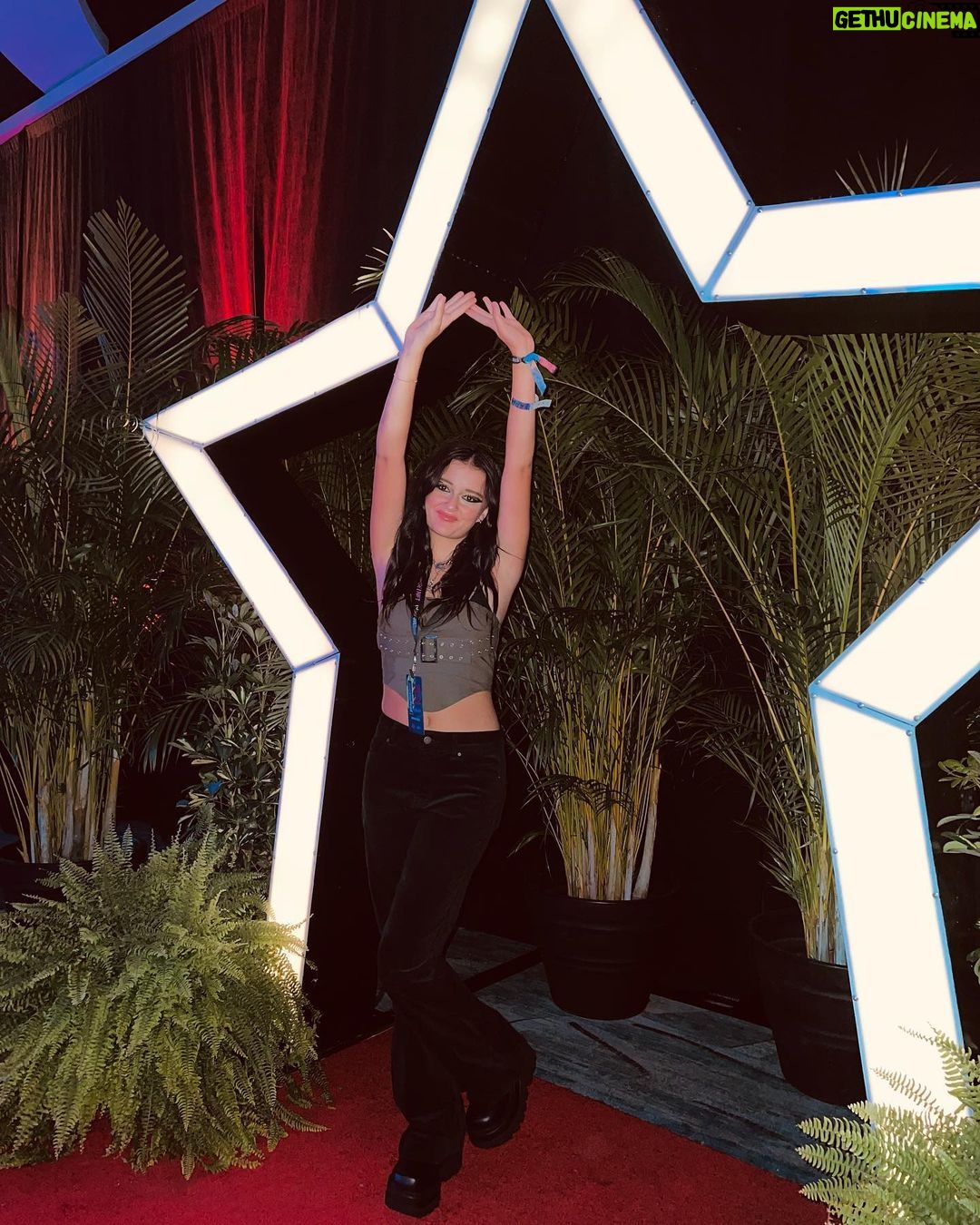 Sophie Fergi Instagram - playlist is so epic!!!❤️ Playlist Live