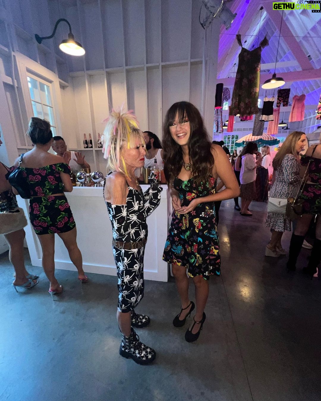 Sophie Fergi Instagram - HAPPY BIRTHDAY BETSEY 🦩🕷🧁 Betsey Johnson