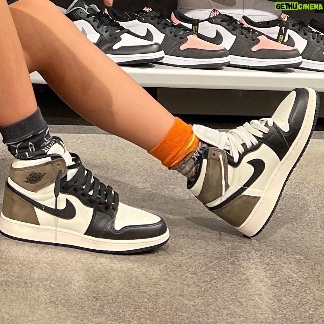 Sophie Fergi Instagram - THESE SHOES ARE DOPE!! Thx @impossiblekicks ✨❤️ Beverly Hills, California