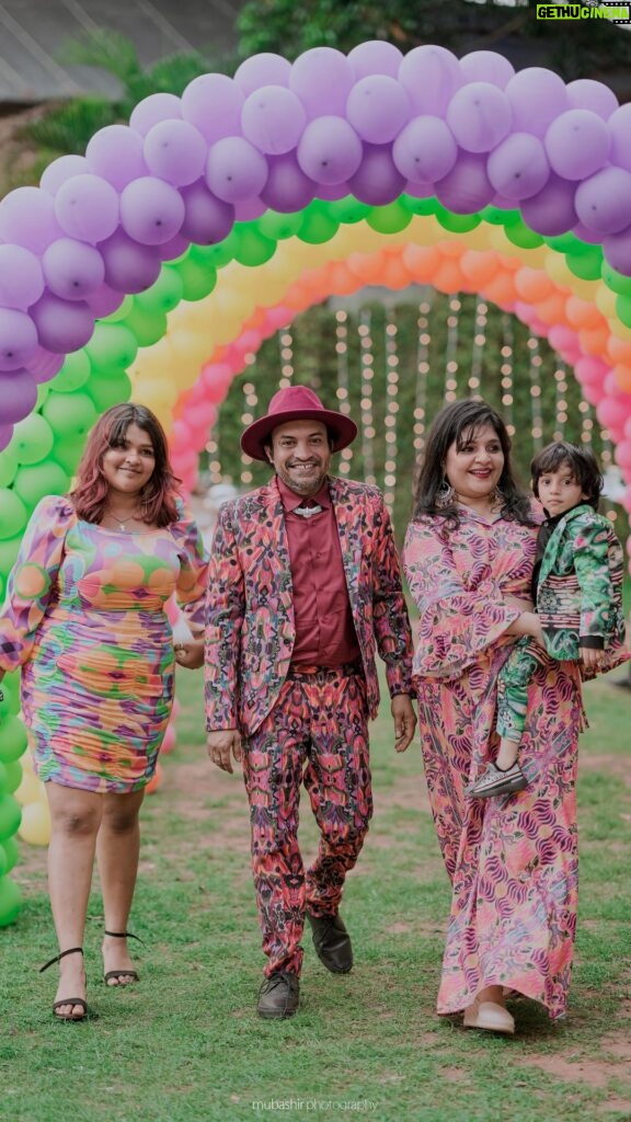 Soubin Shahir Instagram - Orhan’s Carnival!🎡 So glad that we got to do a carnival themed birthday party for little Orhan. It was indeed a colourful experience. Thankyou @soubinshahir and @starsobrite for giving us the creative freedom and trusting us with this one!♥️ Event : @sugarplumclt Videography: @mubashir_photography_ Dessert table: @sugarbowl_cochin Fort Cochi