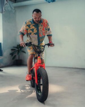 Soubin Shahir Instagram - Soubikka 🔥
@soubinshahir 
.
Clicks @haaary._ @_harikumar._ 
.
#goldmovie #soubinshahir #stillphotography #bts
