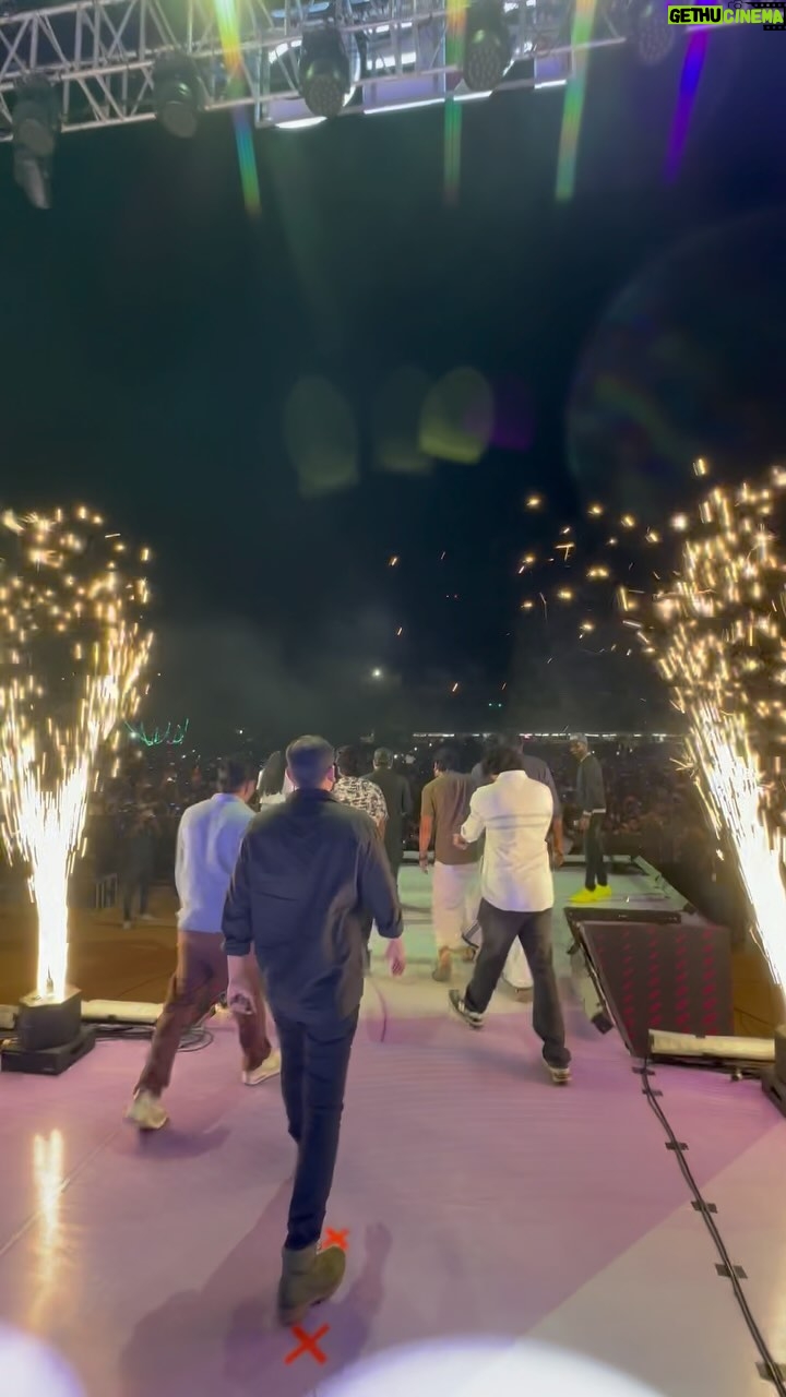 Soubin Shahir Instagram - WHOA !!! What a vibe you have given us @rec_chennai… Thank you… Love you all ❤️❤️ . @manjummelboysthemovie @__chidambaram__ @paravafilms @sreegokulammoviesofficial @babu_shahir @soubinshahir @antony_shawn @sreenathbhasi @balu__varghese @ganapathisp_official @jean.lal @deepakparambol @abhiramradhakrishnan_ @arunthekurian @khalidh.rahman @vishnu_reghu__ @chanduveeyyy @shyju.khalid @sushintdt @vivek__harshan @ajayanchalissery @masharhamsa @ronexxavier4103 @binacan4516 @nitin_mick @sarcasanam @rohith_ks @sksreerag @nithin.k.p @vaisakh_c_ @jinubro7 @yellow_tooths @eggwhitevfx @thinkmusicmalayalam @dreambig_films @pharsfilm