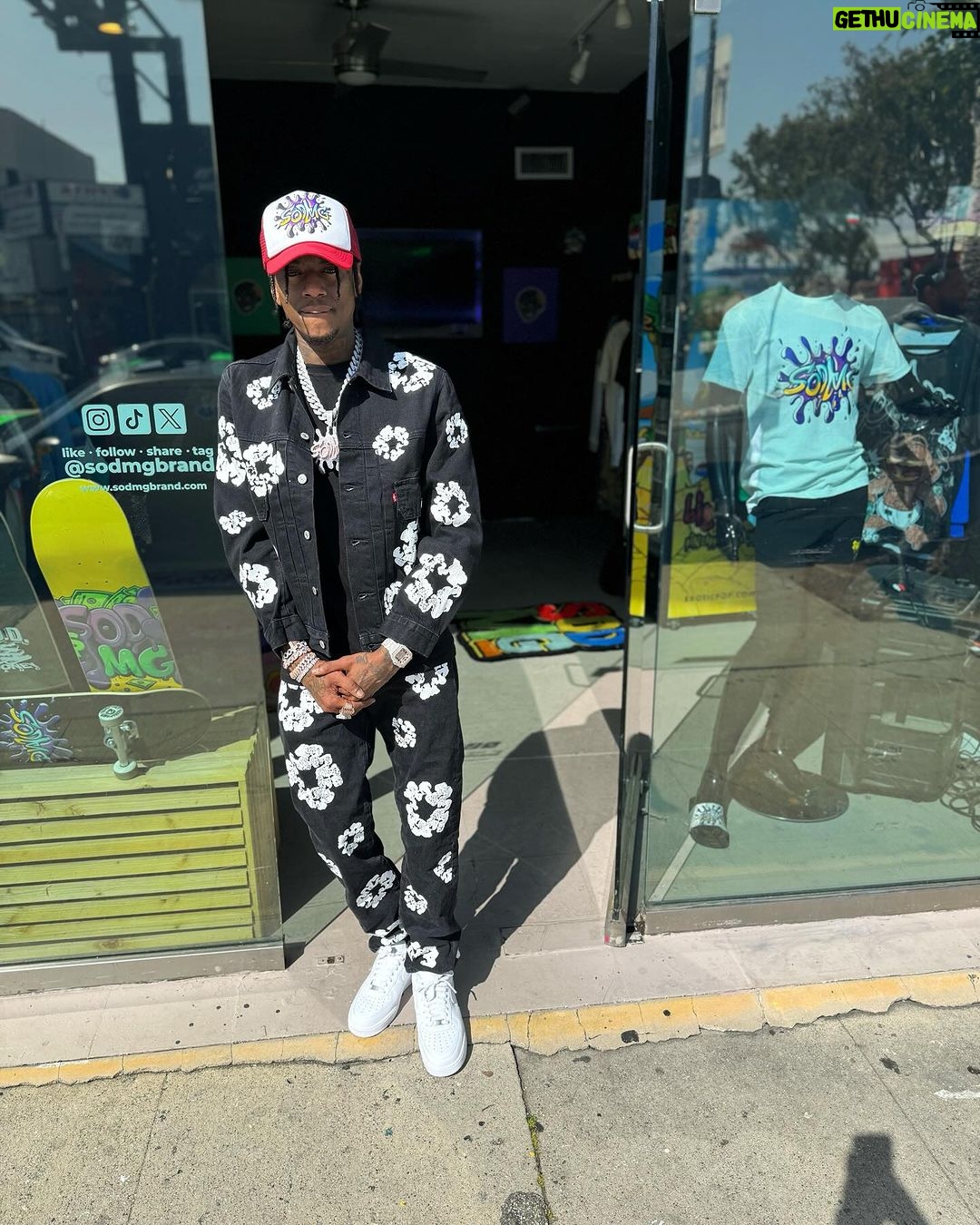 Soulja Boy Instagram - Supporting another persons success won’t f**k yours up real friends want to see you win 🥇