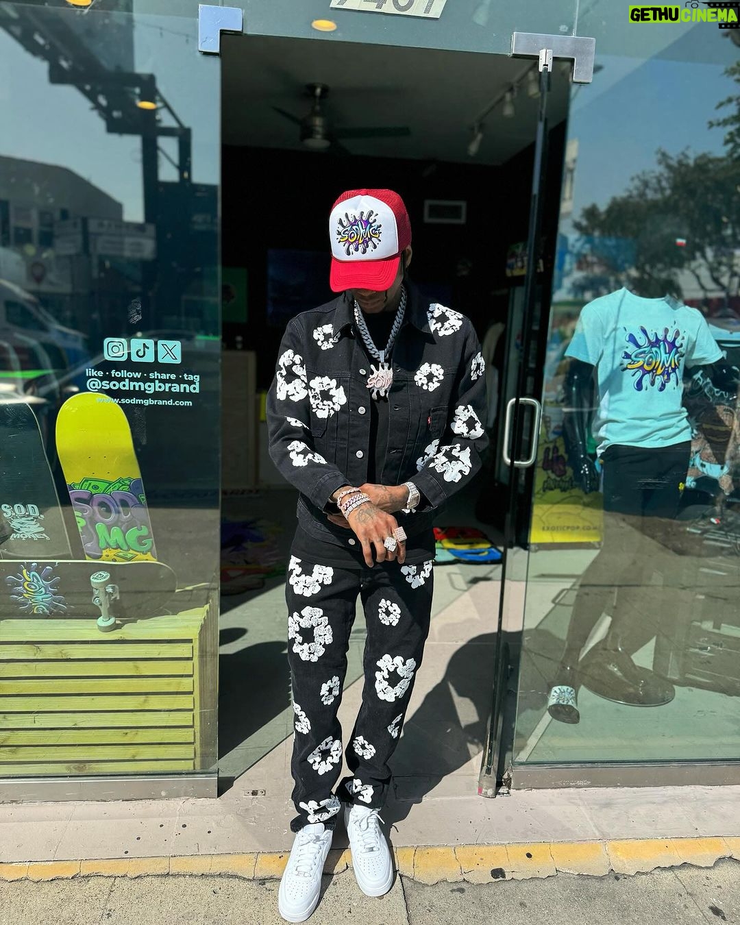 Soulja Boy Instagram - Supporting another persons success won’t f**k yours up real friends want to see you win 🥇