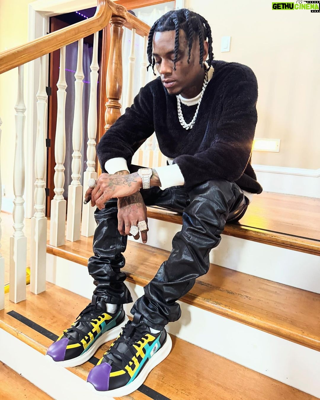 Soulja Boy Instagram - Follow @sodmgbrand my new shoes #SODMG Runners just dropped order today sodmgbrand.signature.shoes 💻