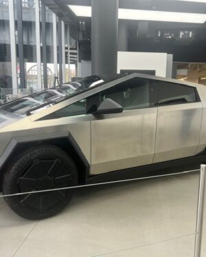 Spike Lee Instagram - Yo Dammmmmmmmnmmmmmmmmmnnnnnn!!!Lo And Behold. Da New TESLA CYBERTRUCK. I Put My Reservation In 2 Years Ago  YA-DIG❓SHO-NUFF. And Dat’s Da SPACE SHIP ON 4 WHEELS-And Dat’s Da TRUTH,RUTH🔥🔥