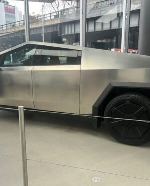 Spike Lee Instagram - Yo Dammmmmmmmnmmmmmmmmmnnnnnn!!!Lo And Behold. Da New TESLA CYBERTRUCK. I Put My Reservation In 2 Years Ago  YA-DIG❓SHO-NUFF. And Dat’s Da SPACE SHIP ON 4 WHEELS-And Dat’s Da TRUTH,RUTH🔥🔥