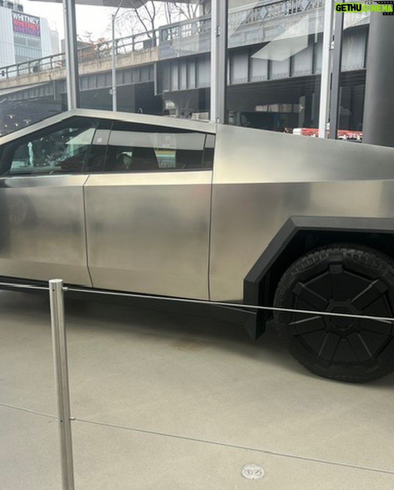 Spike Lee Instagram - Yo Dammmmmmmmnmmmmmmmmmnnnnnn!!!Lo And Behold. Da New TESLA CYBERTRUCK. I Put My Reservation In 2 Years Ago YA-DIG❓SHO-NUFF. And Dat’s Da SPACE SHIP ON 4 WHEELS-And Dat’s Da TRUTH,RUTH🔥🔥