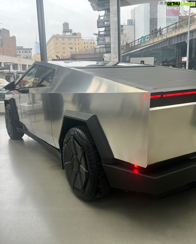 Spike Lee Instagram - Yo Dammmmmmmmnmmmmmmmmmnnnnnn!!!Lo And Behold. Da New TESLA CYBERTRUCK. I Put My Reservation In 2 Years Ago YA-DIG❓SHO-NUFF. And Dat’s Da SPACE SHIP ON 4 WHEELS-And Dat’s Da TRUTH,RUTH🔥🔥