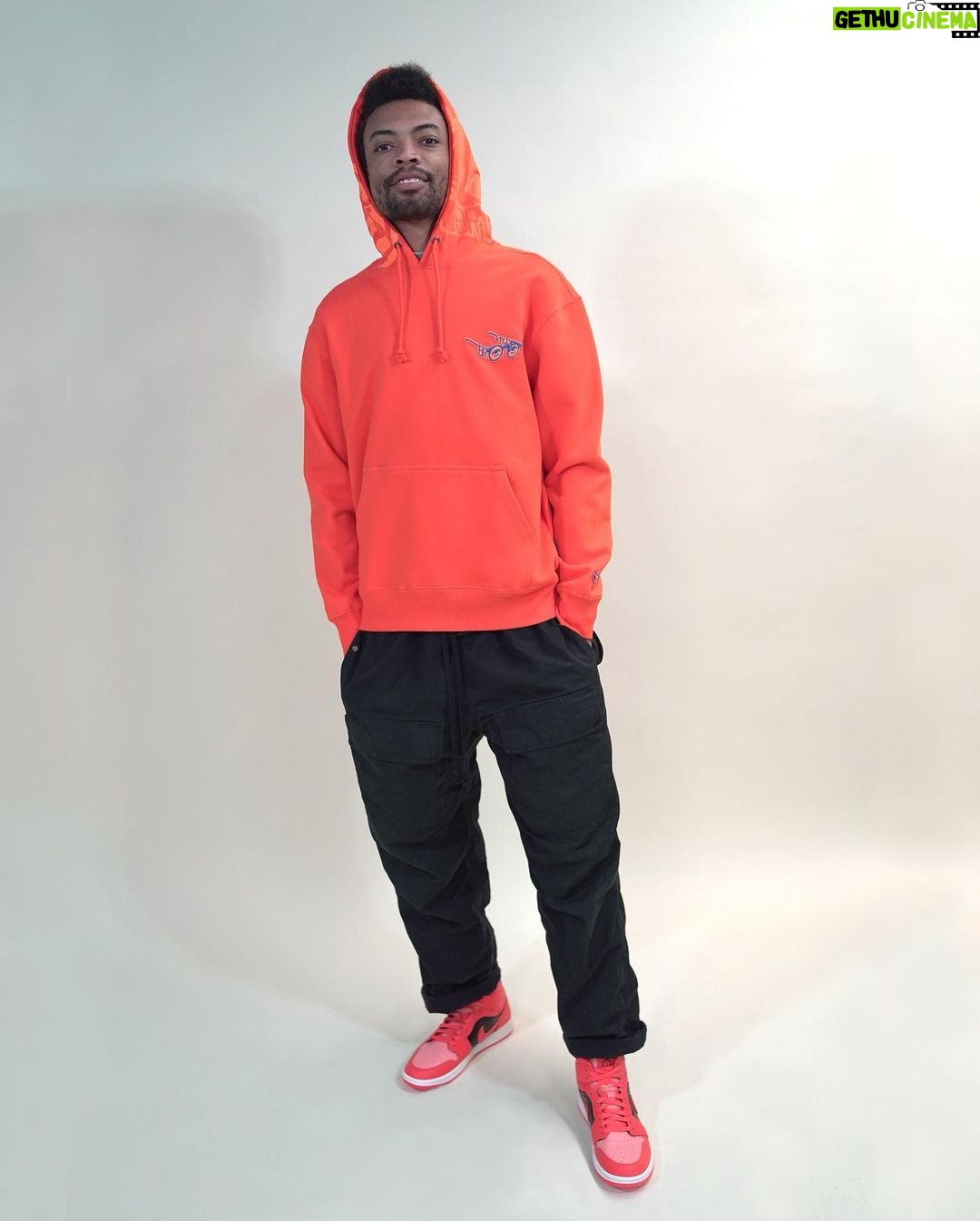 Spike Lee Instagram - Our Limited Edition Collab With Legendary Manufactuer @Alphaindustries X Spike’s Joint/40 Acres Includes A Special Edition Flight Jacket, Hoodie Sweatshirt, And Long Sleeve T-Shirt. The Flight Jacket Is Reversible With The 40 Acres Logo On The Inside And Has 6 Removable Velcro Patches. The Hoodie Is Printed With A Large Graphic That Matches The Back Of The Shirt. These Joints Are Gonna Go Fast. Don’t Sleep! Click The Product Link On IG Story Or Click The Link In The Bio To Shop For This And Many More