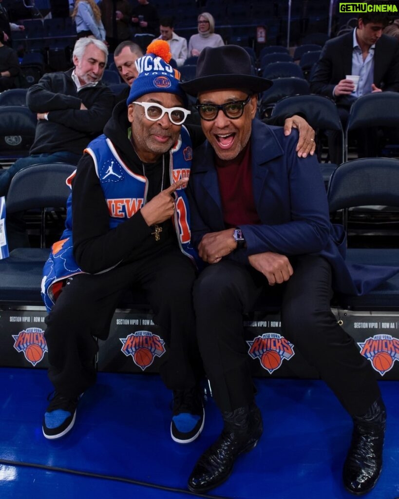 Spike Lee Instagram - Good Morning,Had A Great Time Last Night With My Brother GIANCARLO ESPOSITO At Da Garden As DA KNICKS Won Their 8th Game In A Row. DA ORANGE And BLUE SKIES Are On 🔥🔥🔥🔥🔥🔥🔥🔥🔥YA-DIG? SHO-NUFF.And Dat’s Da BRUNSON-TRUTH,RUTH🏀👏🏾🏀👏🏾🏀👏🏾