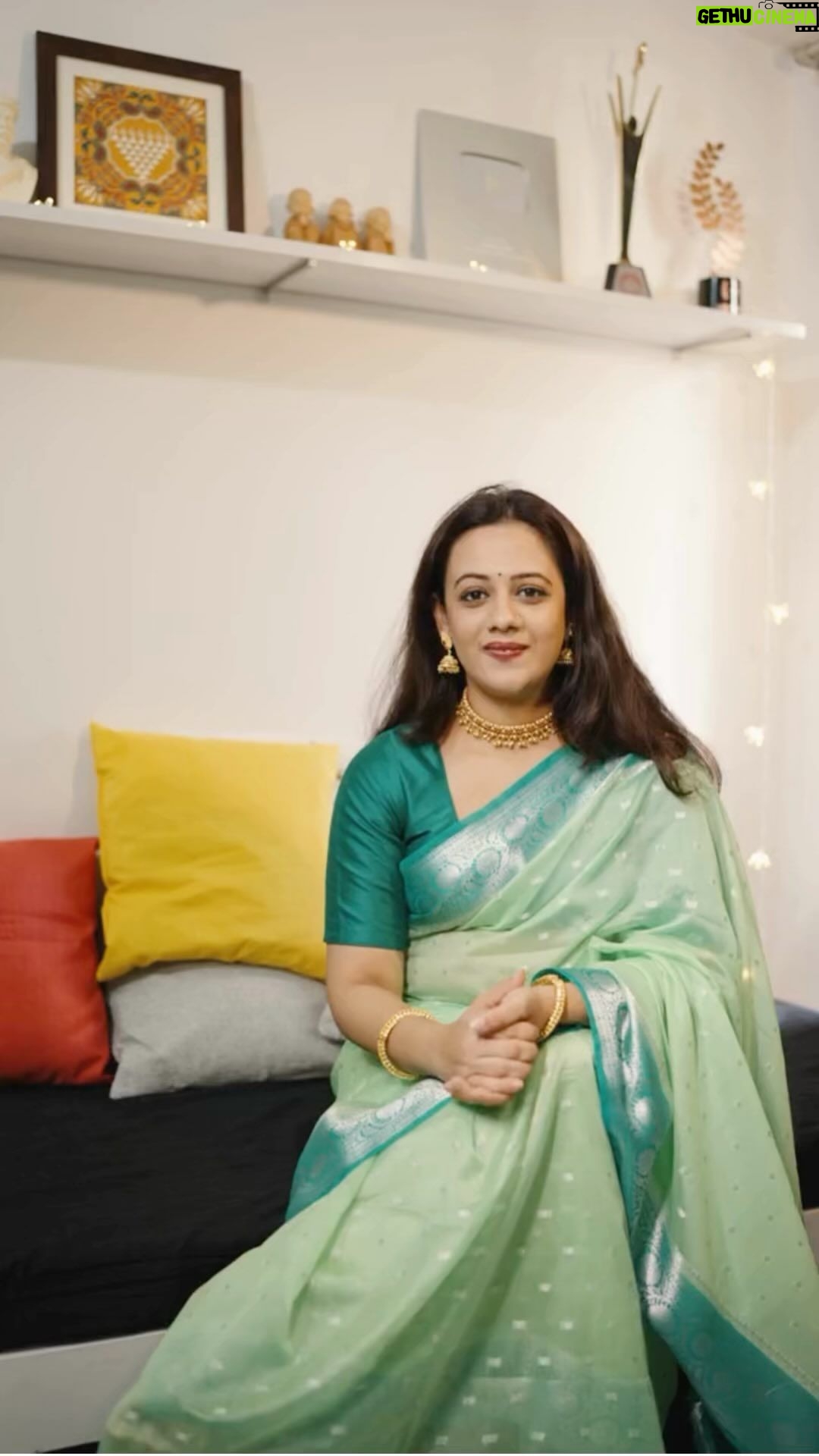 Spruha Joshi Instagram - Dreaming big just got a whole lot easier 🚀💰 Sharing a story close to my heart that introduces you to a hassle-free solution to fulfil your aspirations. Let IDBI Bank Gold Loans be the key to unlocking your dreams. 💼✨ #IDBIBank #GoldLoan #FinancialFreedom #DreamsComeTrue