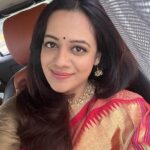 Spruha Joshi Instagram – A classic drape that weaves tradition and grace.
saree by @aarsahandloom 
#SareeLove #SareeStyle #SareeDraping #IndianFashion #EthnicWear #TraditionalSaree