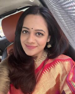 Spruha Joshi Instagram - A classic drape that weaves tradition and grace. saree by @aarsahandloom #SareeLove #SareeStyle #SareeDraping #IndianFashion #EthnicWear #TraditionalSaree