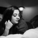Spruha Joshi Instagram - Randoms W/ @spruhavarad 💫 Shot and Edited by @kyammmera Location @sajbythelake HMUA @makeupby_kajalmhaske Styled by @nehachaudhary_ Manages by @brewbackersmedia