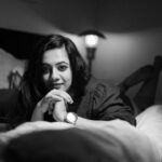 Spruha Joshi Instagram - Randoms W/ @spruhavarad 💫 Shot and Edited by @kyammmera Location @sajbythelake HMUA @makeupby_kajalmhaske Styled by @nehachaudhary_ Manages by @brewbackersmedia