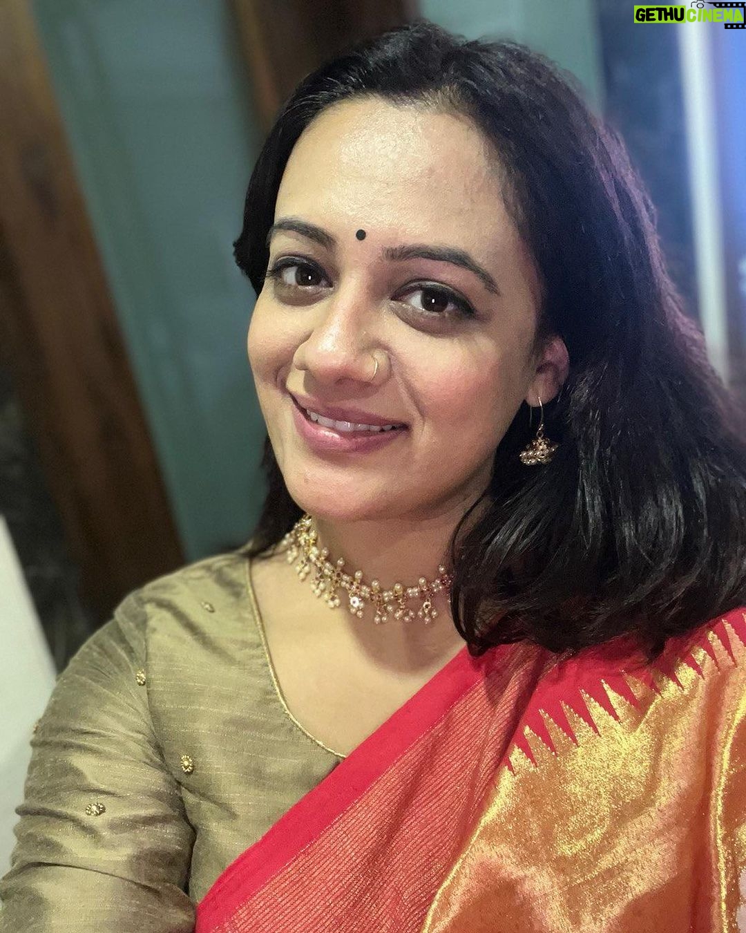 Spruha Joshi Instagram - A classic drape that weaves tradition and grace. saree by @aarsahandloom #SareeLove #SareeStyle #SareeDraping #IndianFashion #EthnicWear #TraditionalSaree