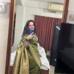 Spruha Joshi Instagram - Couldn’t really choose one!😬 For the Gala dinner of the very first Doctor’s Olympics organised by the young doctors league association. 👩‍⚕️👨‍⚕️🩺 Also have no clue about the music just loved the vibe! 😎 The Residency Club