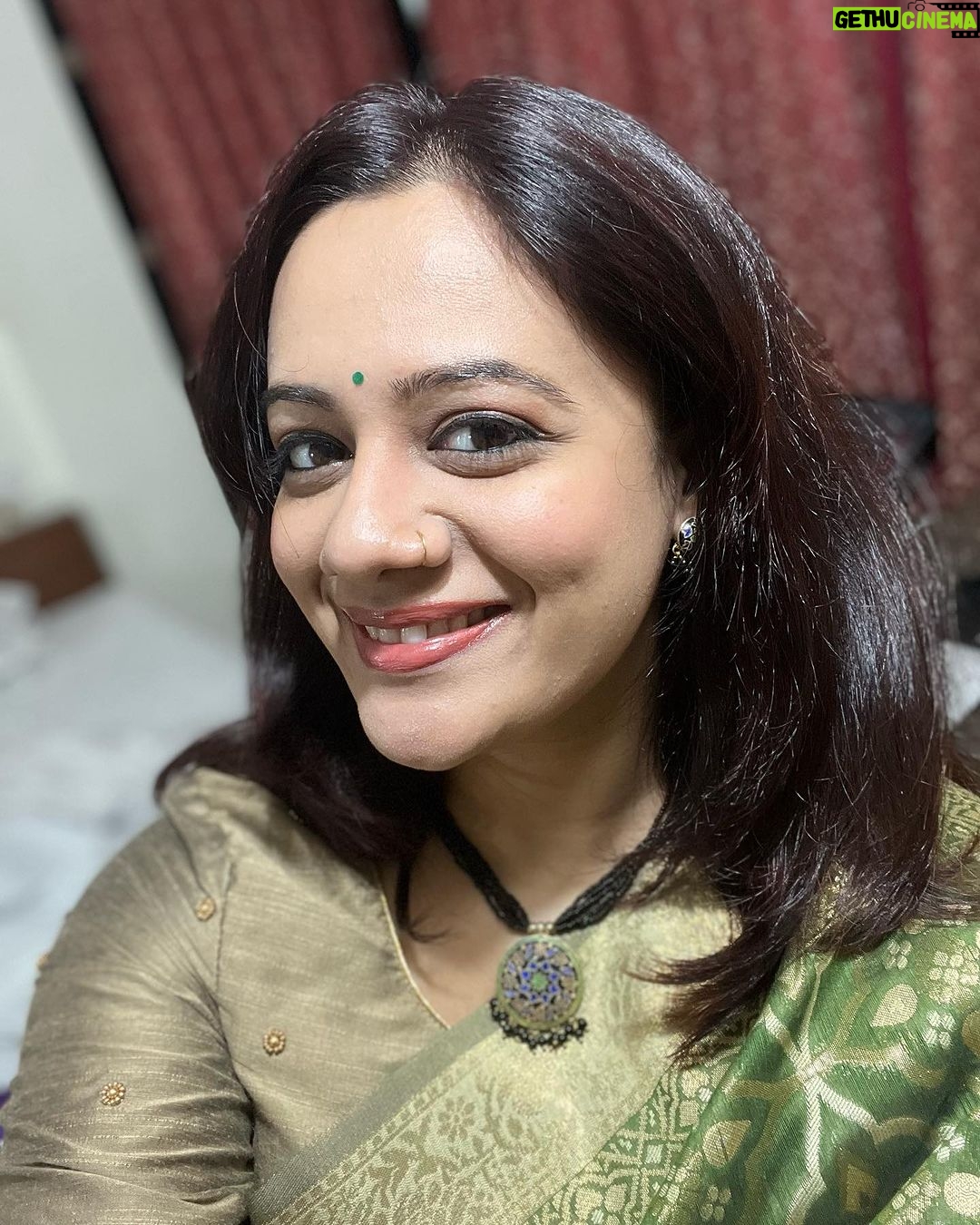 Spruha Joshi Instagram - Couldn’t really choose one!😬 For the Gala dinner of the very first Doctor’s Olympics organised by the young doctors league association. 👩⚕️👨⚕️🩺 Also have no clue about the music just loved the vibe! 😎 The Residency Club