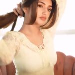 Sreeleela Instagram - Love trying new hairstyles but are concerned about hair fall and thinning because of the heating tools? Fear not! @lovebeautyandplanet_in’s Curry Leaves Biotin Scalp Serum is my saviour. Filled with natural ingredients like curry leaf extracts and vegan biotin, it made a visible difference in my hair growth. I love how healthy my hair is now!💚 #Ad #lovebeautyandplanet #hairgrowth #antihairfallsolution #thickerhair
