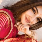 Sreeleela Instagram - Might remove laterrrrr cause I tried taking a selfie ! But for nowwww Sending youuu some blessing that I gottttt ✨✨✨