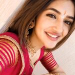 Sreeleela Instagram - Might remove laterrrrr cause I tried taking a selfie ! But for nowwww Sending youuu some blessing that I gottttt ✨✨✨