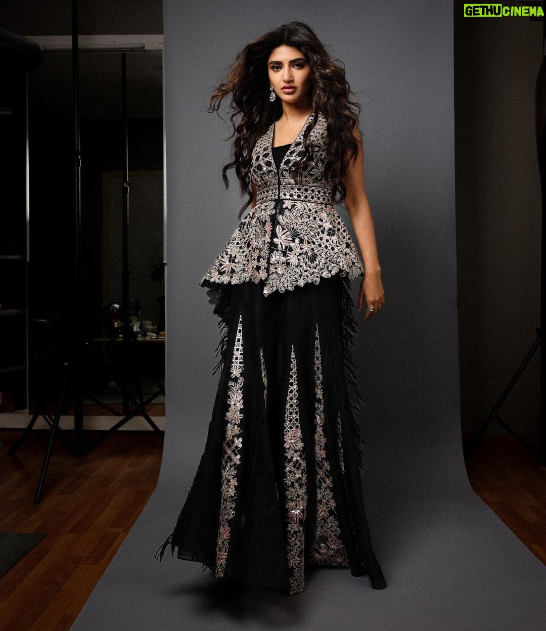 Sreeleela Instagram - A floating feather in love with the wind 🪶 . . . . . . . . . Styled by - @ashwin_ash1 & @hassankhan_3 Style team - @avinash_kajjam @ahmedxmirza Outfit- @varunnidhika @perniaspopupshop Jewelry- @shopriyaaofficial Shot by - @pranav.foto Makeup by- @Deepikakarnanimakeovers