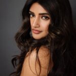 Sreeleela Instagram – A floating feather in love with the wind 🪶
.
.
.
.
.
.
.
.
.
Styled by – @ashwin_ash1 & @hassankhan_3
Style team – @avinash_kajjam @ahmedxmirza
Outfit- @varunnidhika @perniaspopupshop
Jewelry- @shopriyaaofficial
Shot by – @pranav.foto
Makeup by- @Deepikakarnanimakeovers
