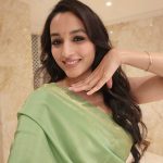 Srinidhi Ramesh Shetty Instagram - It started with matrimony picture poses & then I totally lost it 🤭😅🤷🏻‍♀️ Always that happy lil girl who's extra happy when it's a saree day 🫶🏻