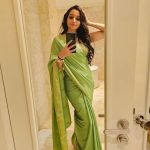 Srinidhi Ramesh Shetty Instagram - It started with matrimony picture poses & then I totally lost it 🤭😅🤷🏻‍♀️ Always that happy lil girl who's extra happy when it's a saree day 🫶🏻