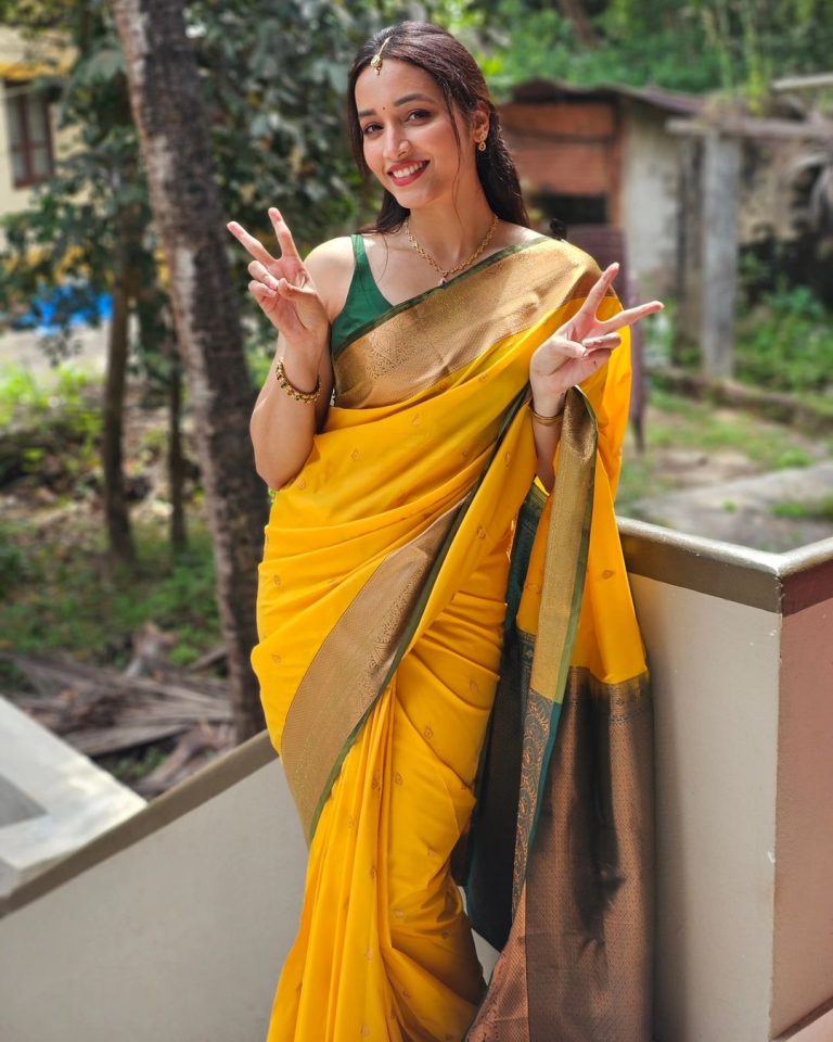 Srinidhi Ramesh Shetty Instagram - ಎಲ್ಲರಿಗೂ ಮಕರ ಸಂಕ್ರಾಂತಿ ಹಬ್ಬದ ಹಾರ್ದಿಕ ಶುಭಾಶಯಗಳು ✨️🌸 Happyy #MakaraSankranti ✨️🌸