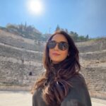 Srishty Rode Instagram - Exploring the wonders of Amman, Jordan 🇯🇴✨ Citadel, museums, roman open theatres, boulevard and vibrant streets like Rainbow Street! 🌈✨ (Do follow my Jordan story highlights for more ! ) @visitjordan #kingdomoftime #visitjordan #shareyourjordan #jordan @thinkstrawberries . Wearing @pankh_studio