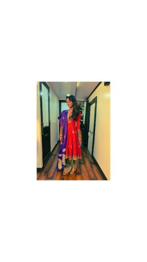Sriti Jha Instagram - 👗 @manishmalhotra05 
Hair by @nikitamenon1 
Make up by @niccky_rajaani 
📷 by @arjitaneja 
Hyped and entertained(managed) by  @sudipan_d @alai.kate