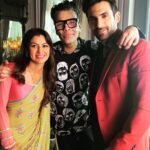 Sriti Jha Instagram - This happened a year ago and I have kept calm for far too long This was an absolutely insane day on a Dharma set. You see that smile… if the corner of my lips could reach the ears you’d know how I felt exactly. There was the very well known hamper in the vanity van- OUTRAGEOUS - with a handwritten note 😭 Thank you @karanjohar @dharmamovies, Shauna and team for an absolutely gorgeous shoot day Go watch #rockyaurranikipremkahani P.s: I WOULD WRITE THE WHOLE CAPTION IN CAPITALS BUT AM I THAT DHARMATIC? 😉… oh cmon! This gives me license to be a little corny. I’m so sick with joy!!! #grateful #showoff #igotmeselfahamper