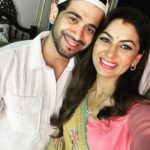 Sriti Jha Instagram - This happened a year ago and I have kept calm for far too long This was an absolutely insane day on a Dharma set. You see that smile… if the corner of my lips could reach the ears you’d know how I felt exactly. There was the very well known hamper in the vanity van- OUTRAGEOUS - with a handwritten note 😭 Thank you @karanjohar @dharmamovies, Shauna and team for an absolutely gorgeous shoot day Go watch #rockyaurranikipremkahani P.s: I WOULD WRITE THE WHOLE CAPTION IN CAPITALS BUT AM I THAT DHARMATIC? 😉… oh cmon! This gives me license to be a little corny. I’m so sick with joy!!! #grateful #showoff #igotmeselfahamper