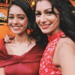 Sriti Jha Instagram - Here’s to always picking up where we left like we never left at all…❤️ Happy Birthday @mugdha.chaphekar Here’s wishing you a year full of the kind of calm crazy you prefer😘😘😘 Baaki baatein pyaar ki kishton me tum tak pohchaati rahungi saal bhar