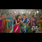 Sriti Jha Instagram - Amruta ne apne kamaal ke moves se Aai-Baba ki anniversary par lagaaye chaar chand! Dekhiye ek nayi kahaani #KaiseMujheTumMilGaye, har roz, raat 10 baje, sirf #ZeeTV par aur kahin bhi, kabhi bhi @zee5shows par. #KMTMGEpisodic @itisriti @hemangiikavi @iqbal.azad @the_rohitchaudhary